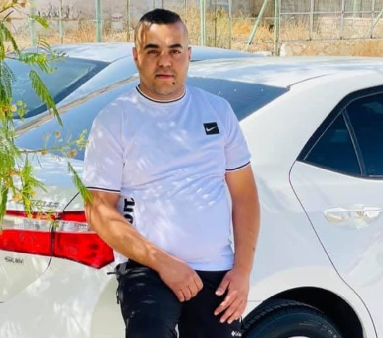 شهيد وإصابات إثر إطلاق الاحتلال الرصاص على عدة مركبات بمسافر يطا